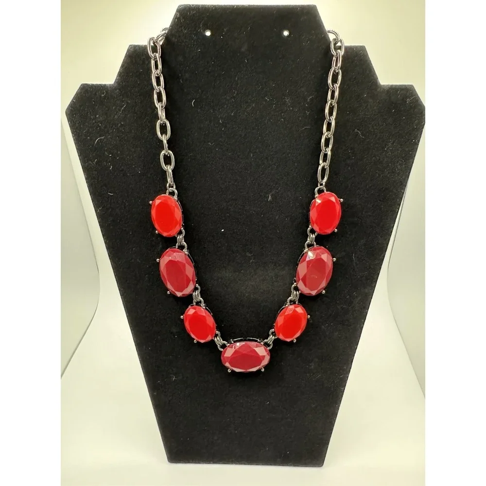 Premier Designs Berrylicious Red Burgundy Statement Necklace Hematite Gunmetal‎